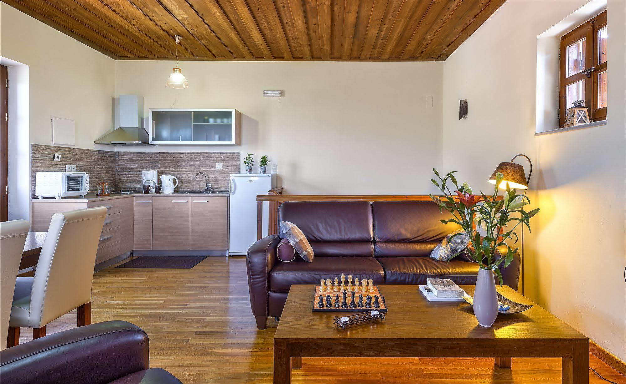 Apirathes Residence Zourva Екстер'єр фото