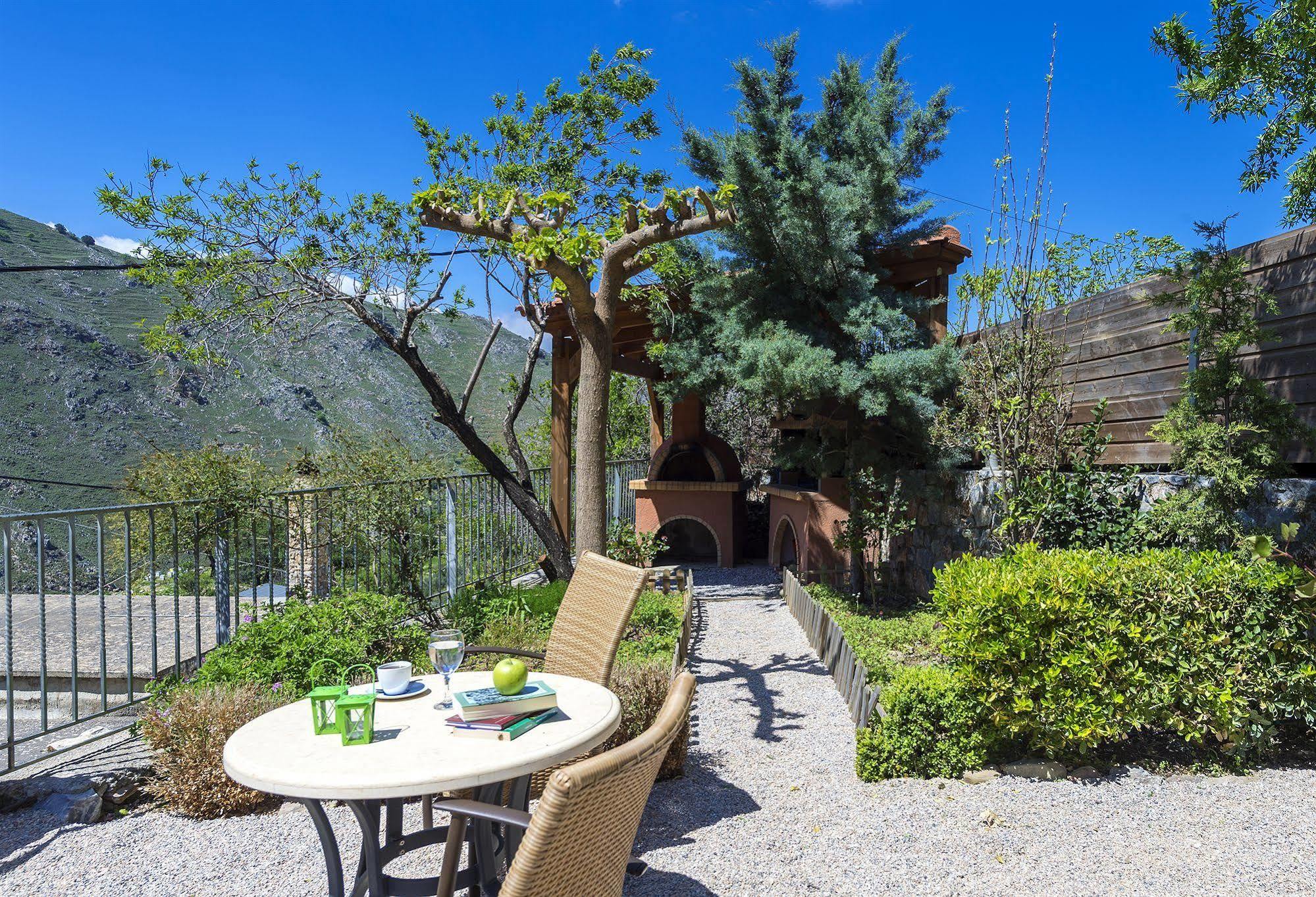 Apirathes Residence Zourva Екстер'єр фото